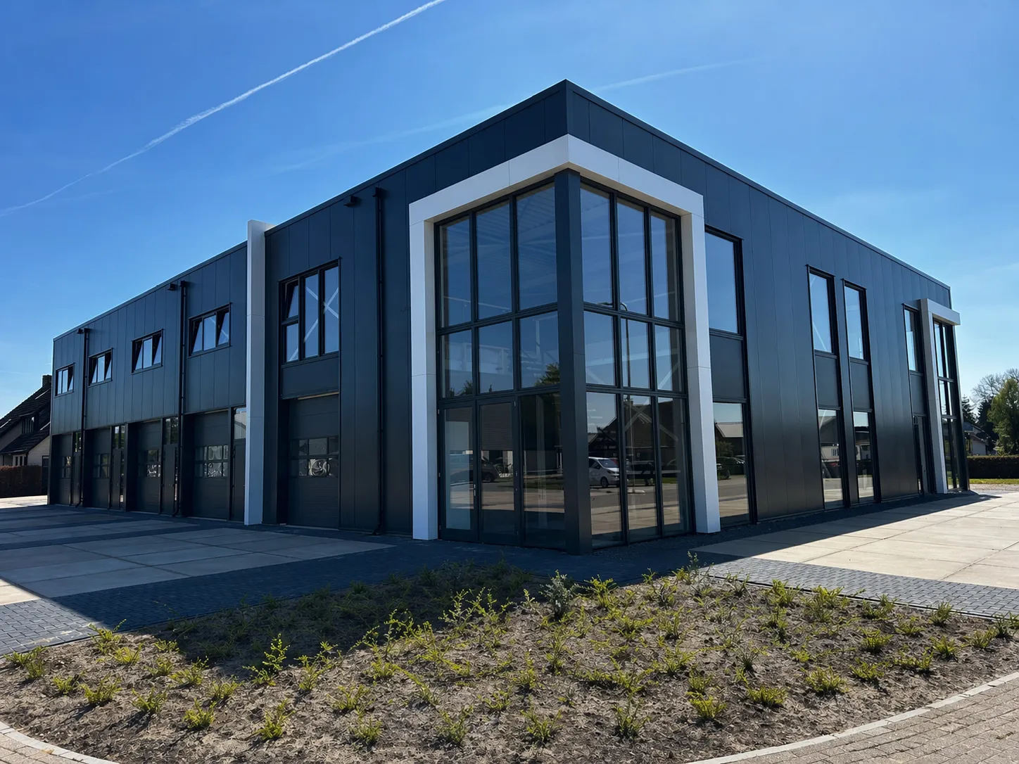 Het pand van HIITQ aan de Industrieweg in Wijhe